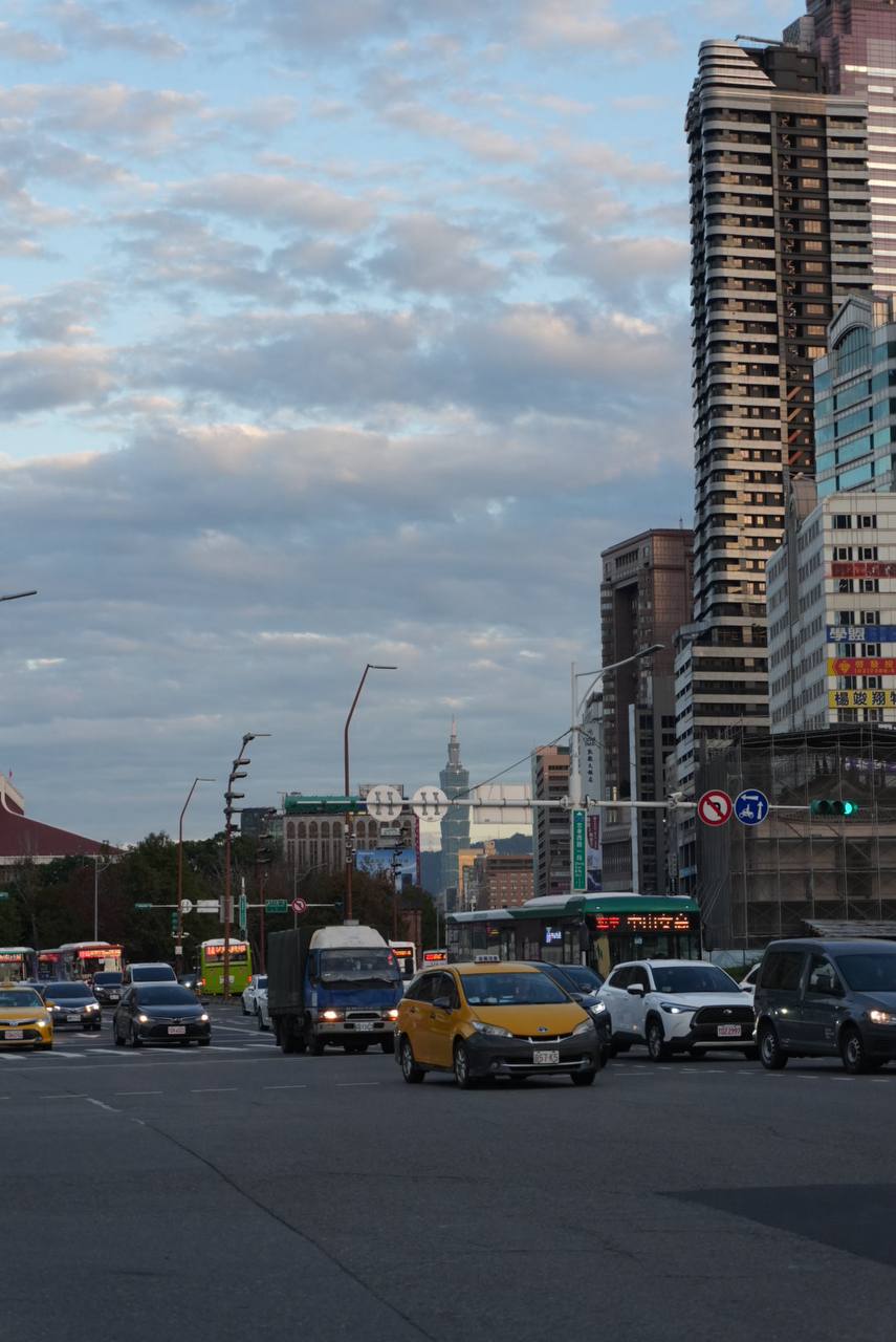 Уличное движение в Тайбэе