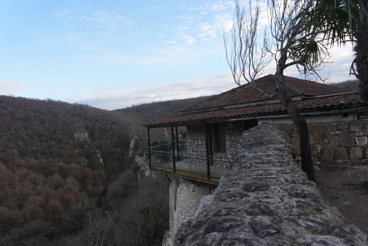 Окрестности храма