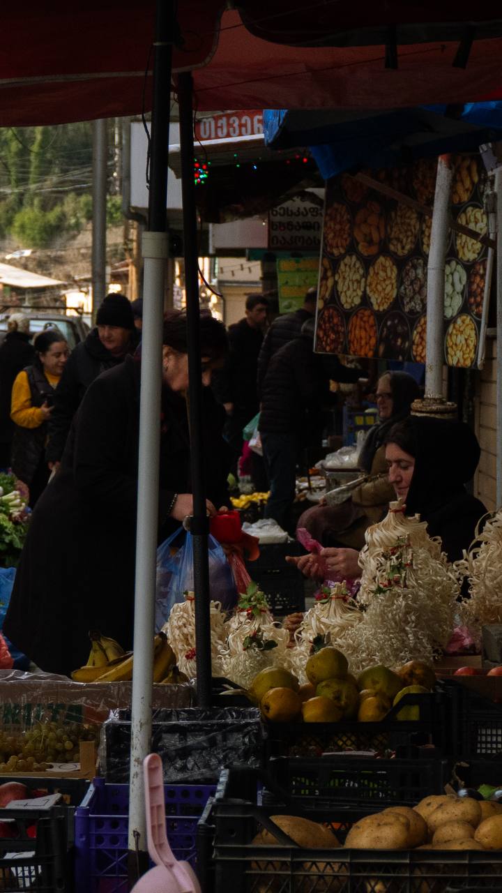 Прилавки рынка