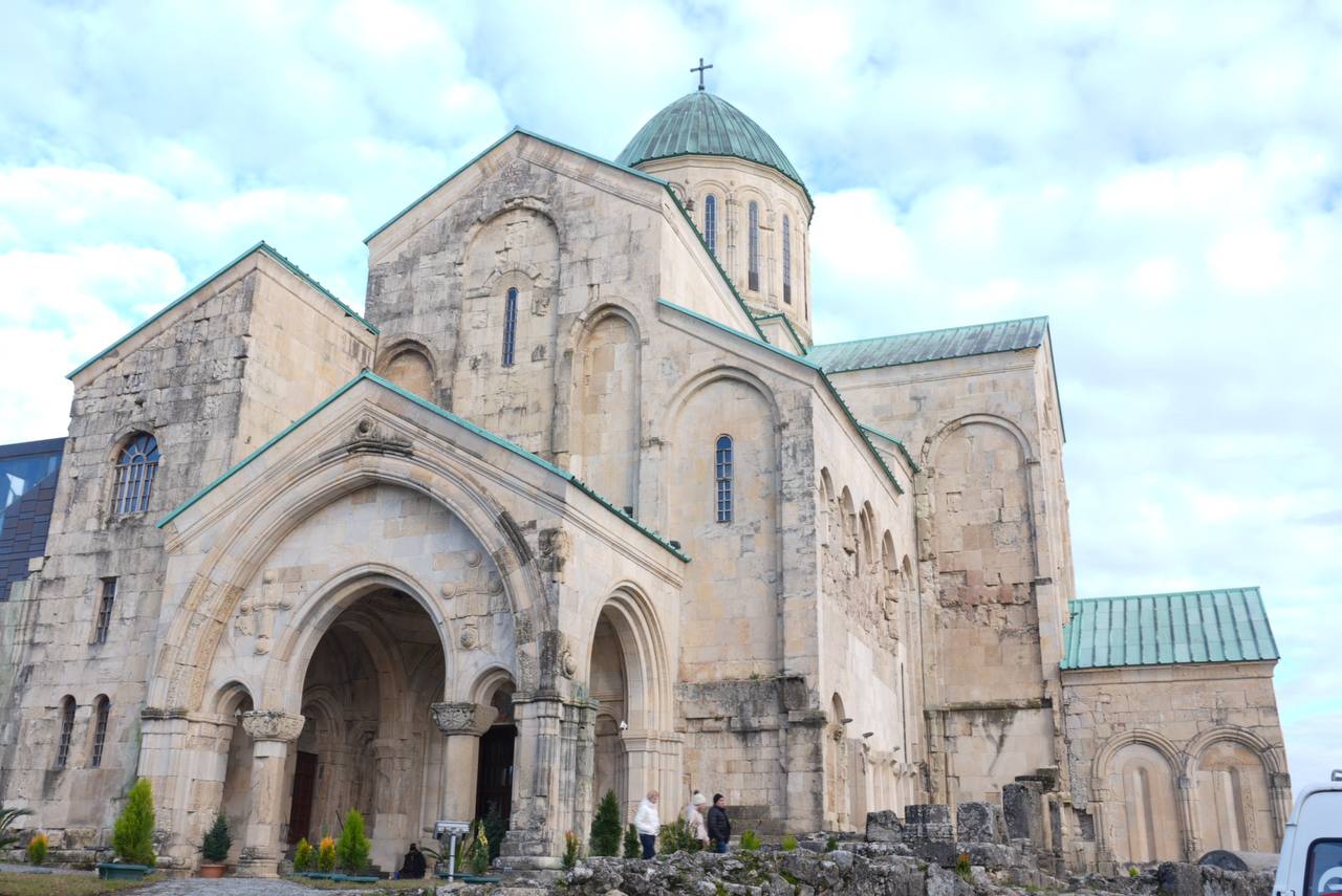 Храм Баграта