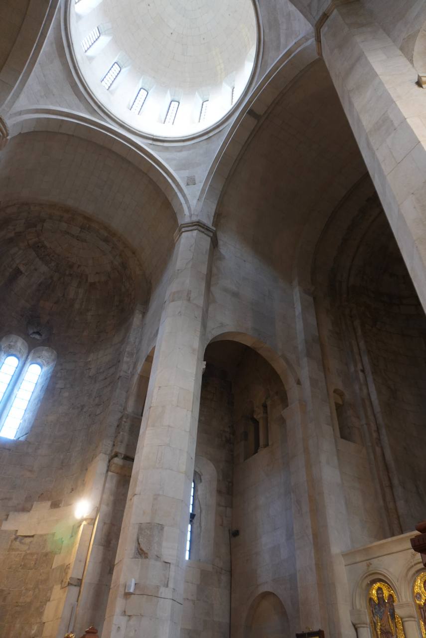 Фасад храма